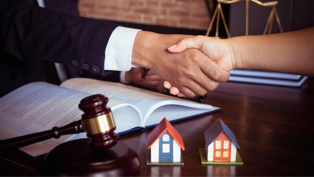 סיוע משפטי חיוני בעניינים פיננסיים אישיים