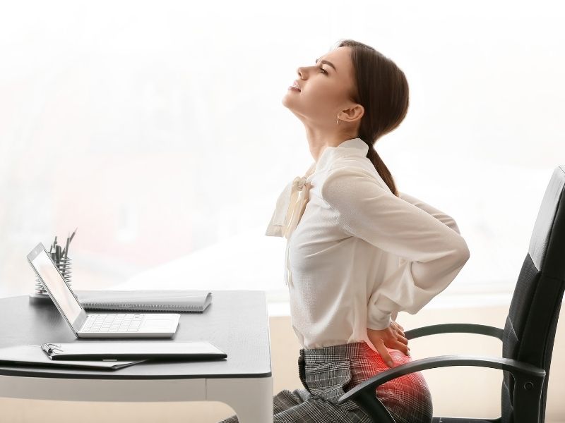 כיצד להתמודד עם כאבים בגב ובמפרקים: המדריך המלא